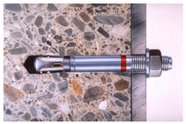 Kuvassa on esimerkki betonirakenteeseen tehtävästä jälkikiinnitteisestä ankkuroinnista.